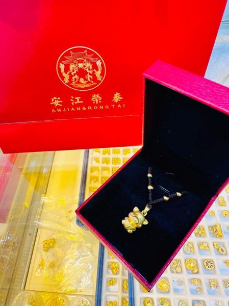 黄金小猪属相是什么生肖