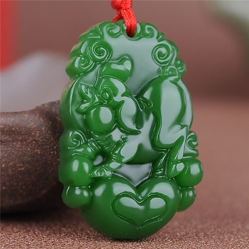 玉佩生肖属相挂件（玉佩生肖属相挂件该怎么选）