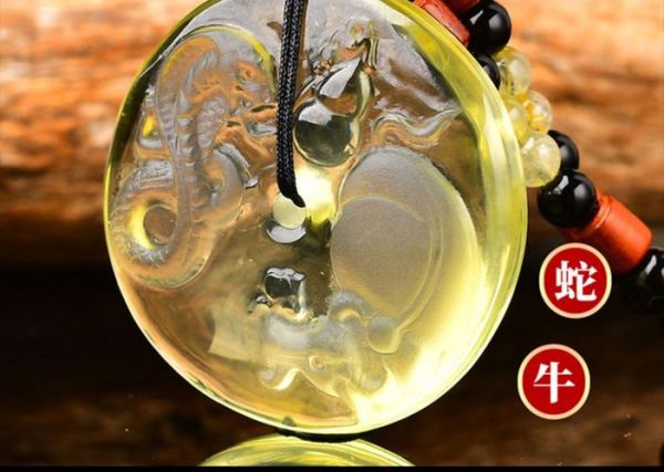 生肖属相琉璃挂坠（生肖属相琉璃挂坠选购避坑指南）