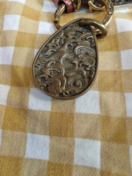 黄铜生肖属相牌（黄铜生肖属相牌怎么分辨真假？）