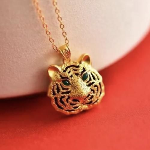 生肖虎属相吊坠(生肖虎属相吊坠正确佩戴避坑指南)