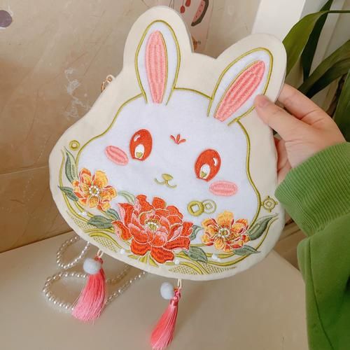 刺绣生肖属相包（刺绣生肖属相包怎么做🔍新手也能一针一线完成）