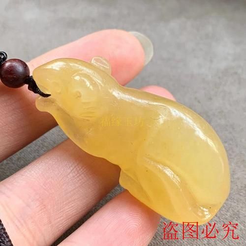 生肖鼠适合带的属相（生肖鼠能戴什么生肖吉祥物）