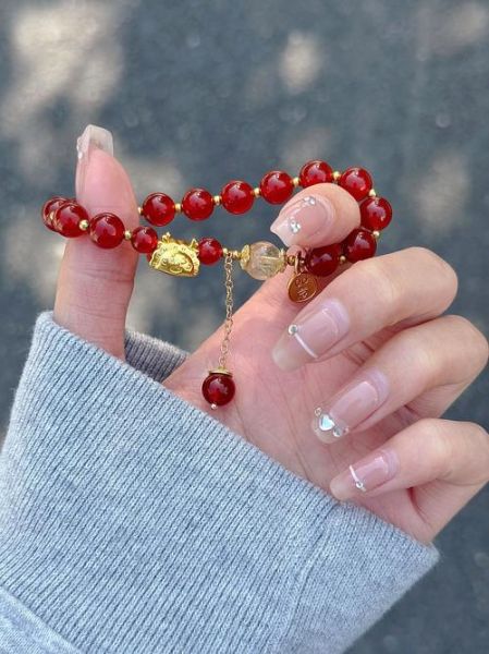 生肖属相玛瑙手链(生肖属相玛瑙手链戴哪只手好)