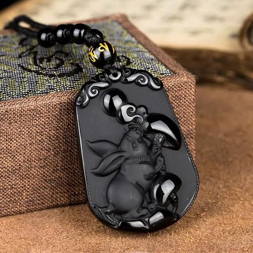 生肖兔最佳配饰属相(生肖兔最佳配饰属相是什么)