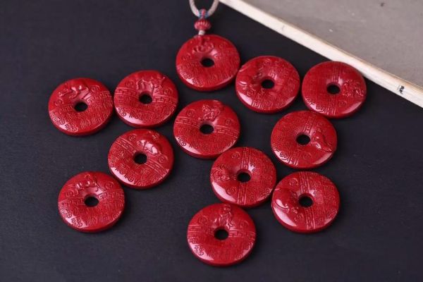 生肖属相化解挂件（本命年生肖挂件真能转运吗）