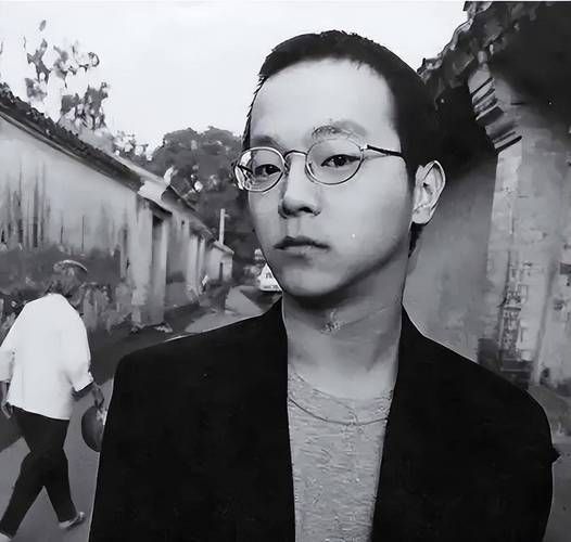 窦唯生肖属相（窦唯属什么生肖：揭秘摇滚诗人生肖密码😎）