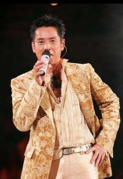 谭咏麟属相是什么生肖（谭咏麟属相是什么生肖 🐉）