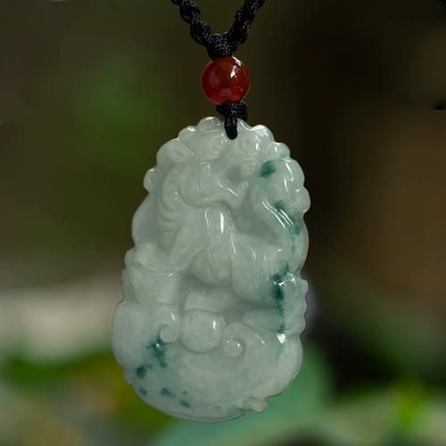 生肖羊和翡翠属相（属羊适合戴翡翠吗？）