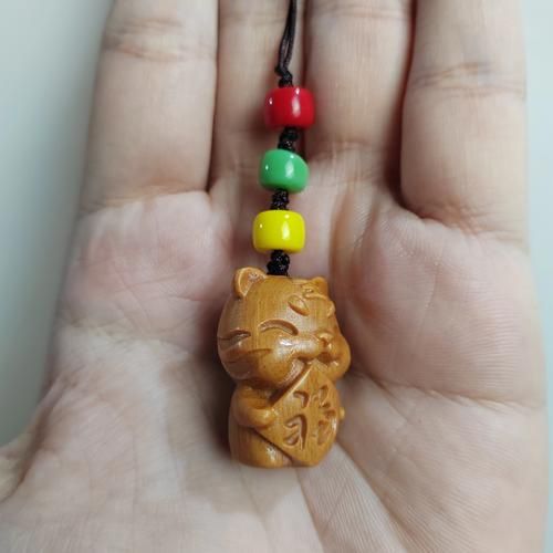 生肖把玩件自己的属相（生肖把玩件自己的属相怎么选）