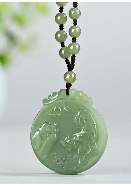 生肖属相玉挂件（生肖属相玉挂件怎么选才最旺运？）