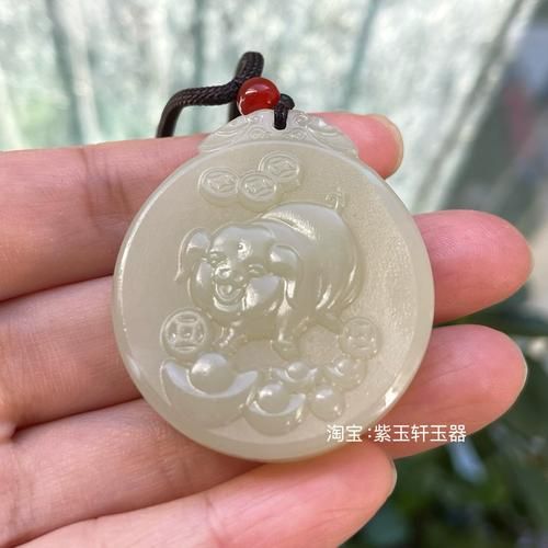 生肖属相玉挂件（生肖属相玉挂件怎么选才最旺运？）