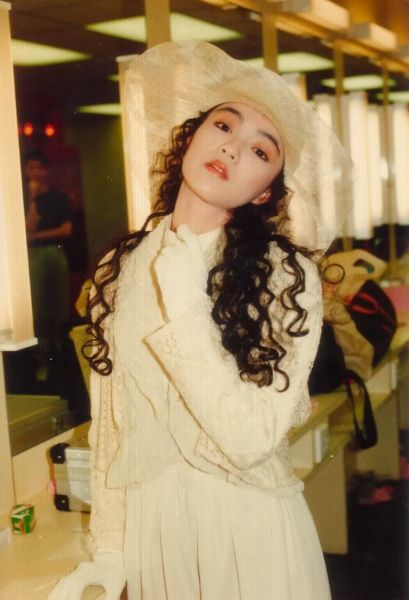 陈慧娴属相是什么生肖(陈慧娴属相是什么?属马的明星档案揭秘)