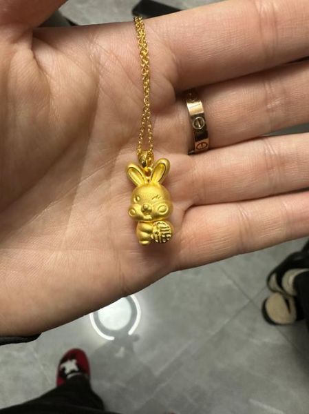 属相吊坠 生肖纯金（生肖纯金吊坠选购避坑全指南）