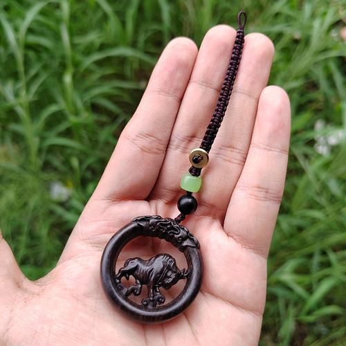 属相挂钥匙 生肖木质(生肖木质钥匙扣挂哪里最招财)