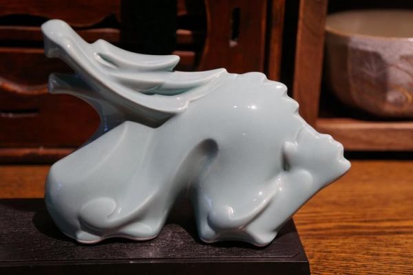 生肖属相陶瓷（🐉生肖陶瓷摆件怎么选）