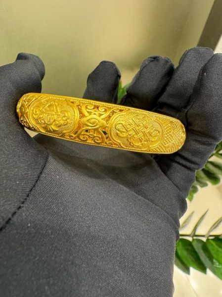 生肖属相黄金手镯图片(生肖黄金手镯图片大全新款女)