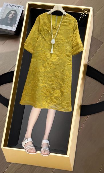 生肖属相连衣裙（2024流行生肖鼠连衣裙款式推荐）