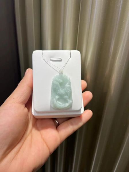 翡翠生肖属相牌（翡翠生肖属相牌价格一般多少钱）