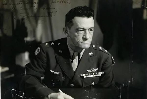 陈纳德属什么生肖属相（陈纳德属什么生肖属相✈️）