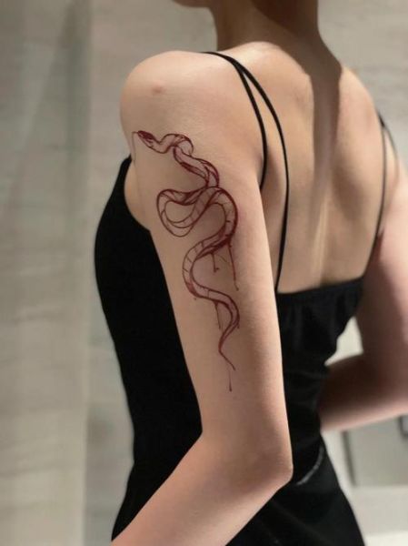 生肖属相手脖纹身（生肖属相手脖纹身图案大全）