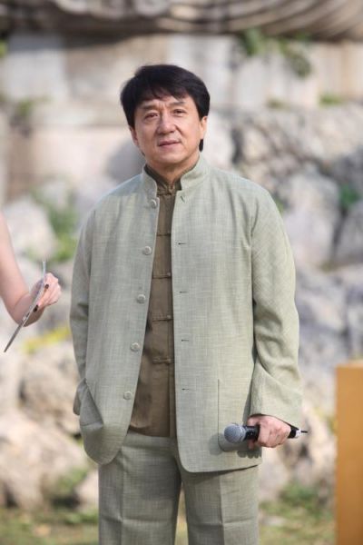 成龙出生属相是什么生肖（成龙出生属相是什么？）