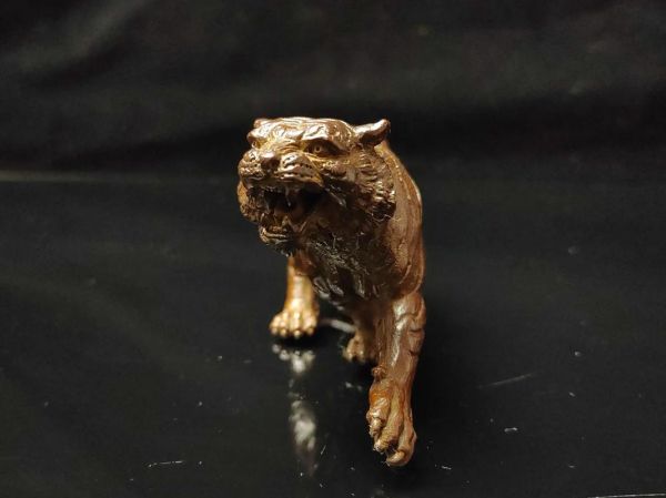 铜件属相生肖图片（铜件属虎生肖图片鉴赏入门）