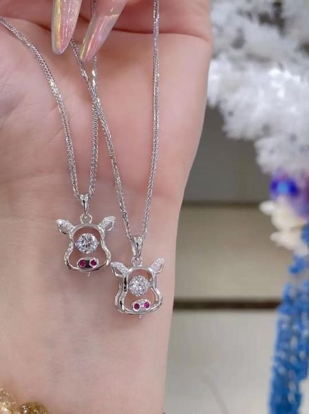 足银生肖属相吊坠（足银生肖属相吊坠挑选攻略）