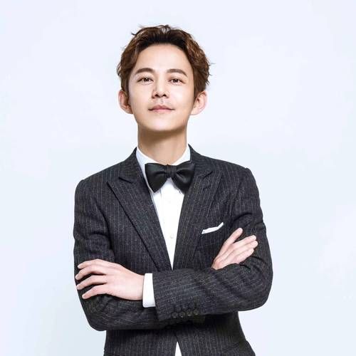 何炅生肖什么属相呢（何炅生肖是属什么的）