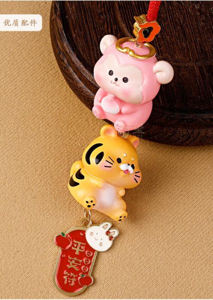 生肖属相车载摆件（生肖车载挂件哪个最旺）