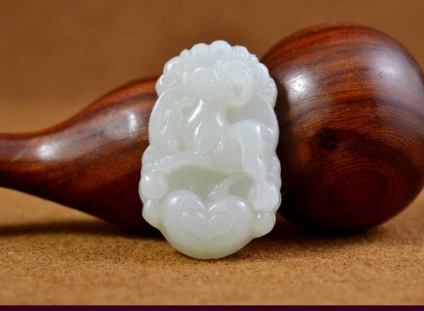 属相羊生肖石头图片(属羊的专属玉石头像怎么选才不踩雷)