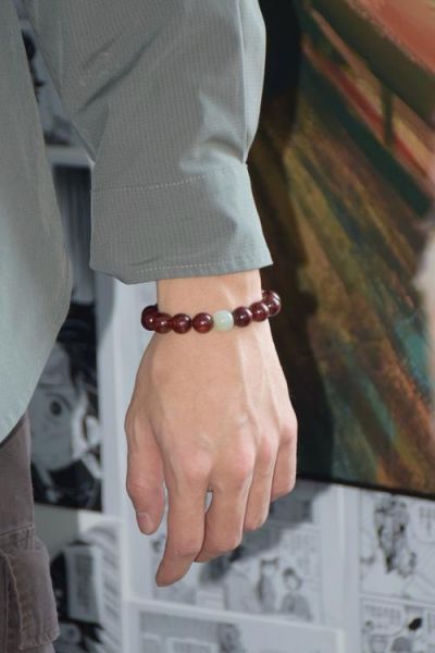 生肖属相紫檀（生肖紫檀手串寓意与搭配指南）