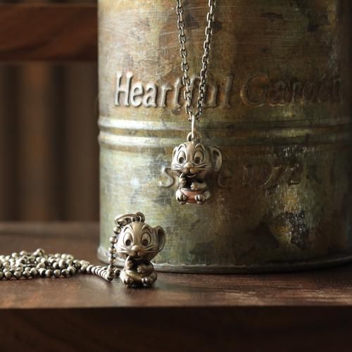 鼠生肖佩戴的属相首饰（鼠生肖适合戴什么属相首饰？）